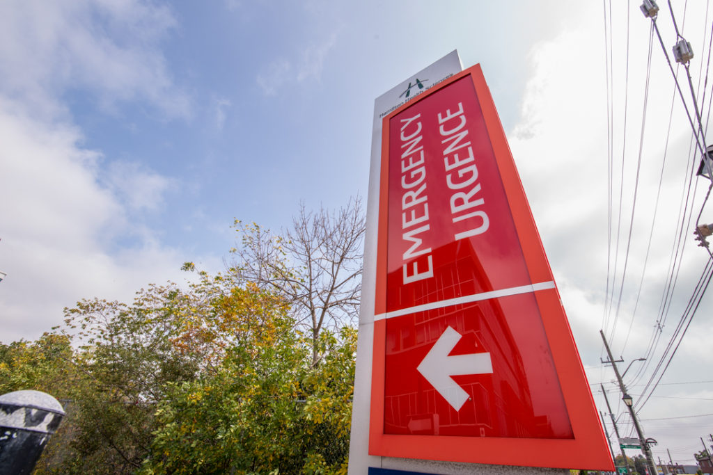 A emergency department exterior sign