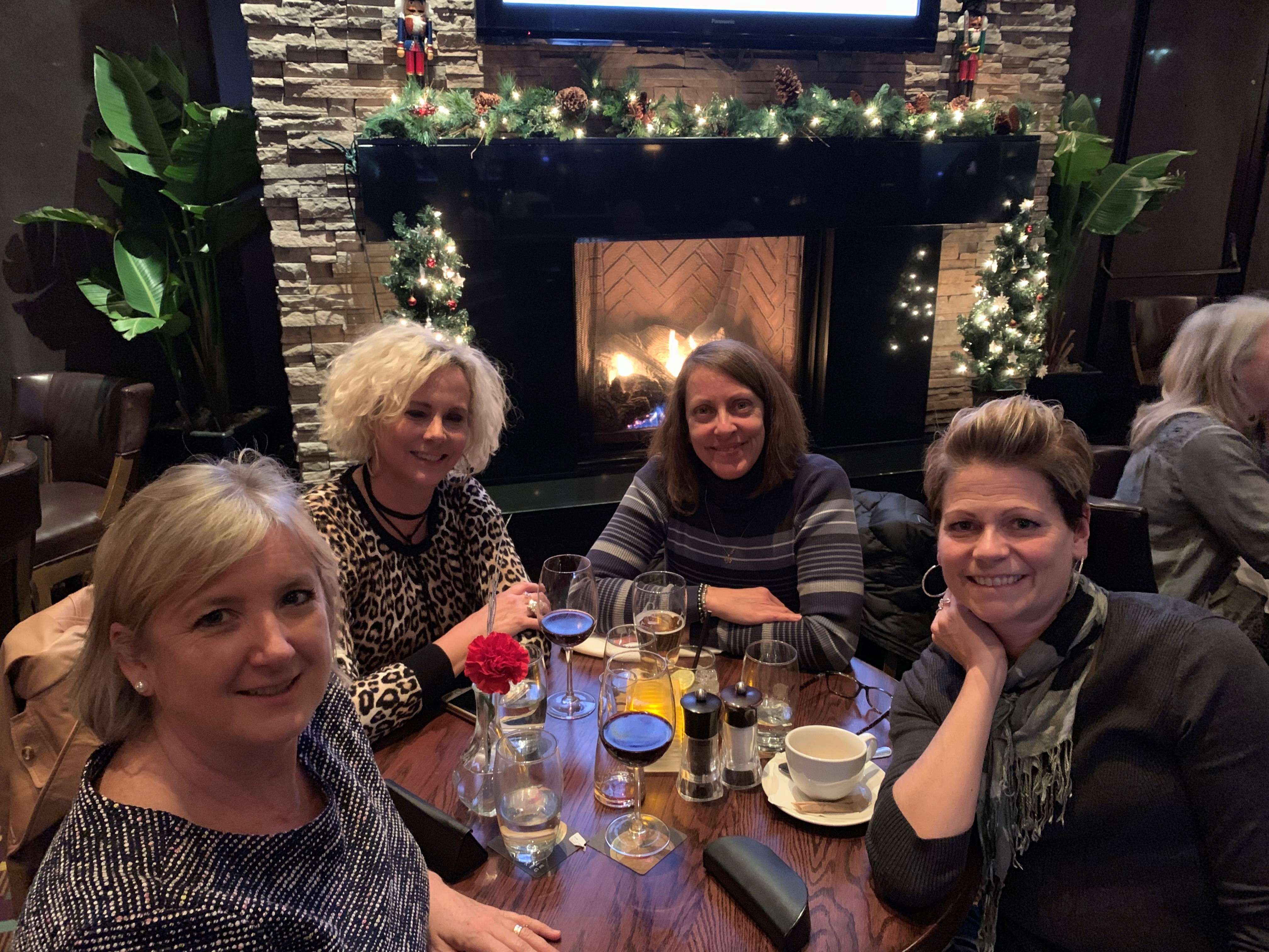 Photo of Sandy, Sandra, Sonja and Sharon at dinner