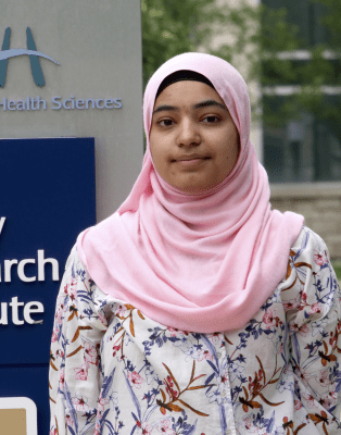 Headshot of student, Fatima Zakar